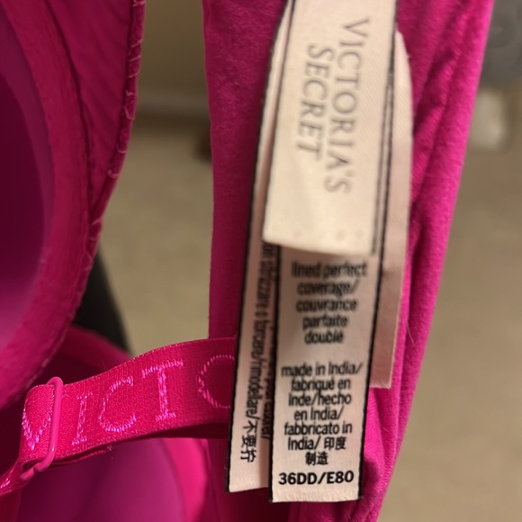 3 slightly used VS bras 36 DD - Picture 7 of 7